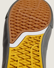 Load image into Gallery viewer, Vans Skate Curren Caples Grey