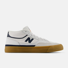 Load image into Gallery viewer, New Balance Numeric Franky Villani 417 White/Navy Blue