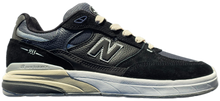 Load image into Gallery viewer, New Balance Numeric Andrew Reynolds 933 Black/Blue
