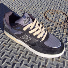 Load image into Gallery viewer, New Balance Numeric Andrew Reynolds 933 Black/Blue
