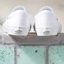 Load image into Gallery viewer, Vans Skate Slip-On True White
