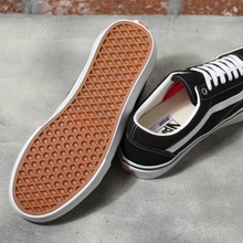 Load image into Gallery viewer, Vans Skate Old Skool Black/White
