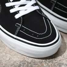 Load image into Gallery viewer, Vans Skate Sk8-Hi Black/White
